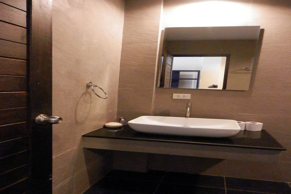 Gecko Hotel ボプート エクステリア 写真